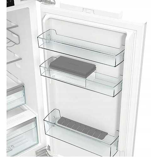 Холодильник Gorenje вбудований з нижн. мороз., 177x69x55см, 2 двері,252(76)л, А+, NF+, Зона св-ті, Диспл, Wi-Fi, Біли
