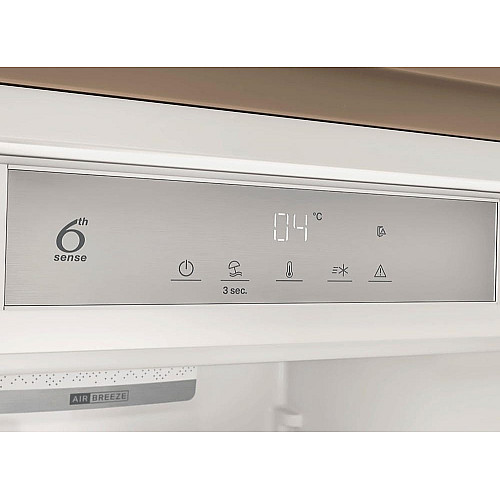 Холодильна камера Whirlpool вбудована, 177x54х54, 314л, А++, ST, інв., білий