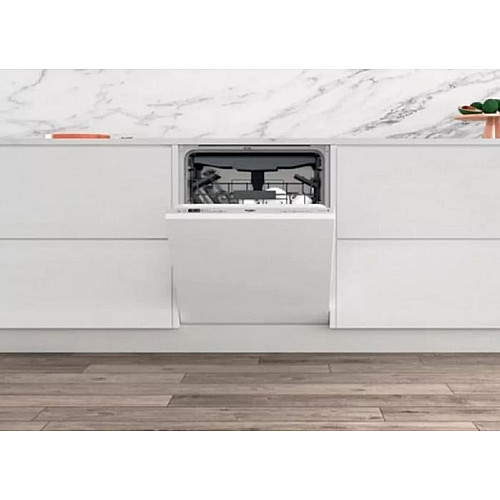 Посудомоечная машина Whirlpool встроенная, 14компл., A+++, 60см, дисплей, инвертор, 3й корзина, белая