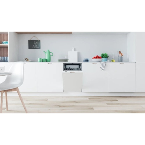 Посудомийна машина Indesit вбудовувана, 10компл., F, 45см, дисплей, білий