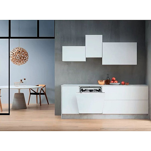 Посудомоечная машина Whirlpool встроенная, 14компл., A+++, 60см, дисплей, инвертор, 3й корзина, белая