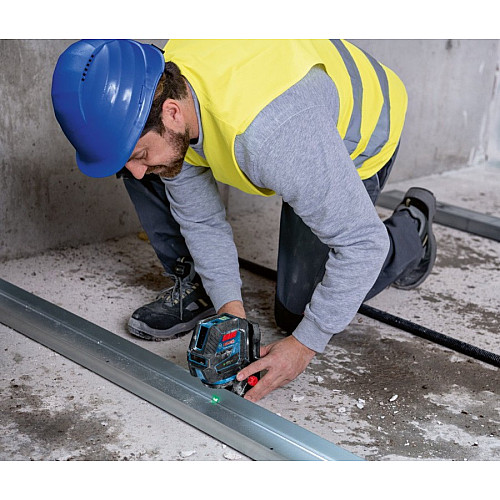 Нівелір лазерний Bosch Professional GCL 2-50 G до 15м ±0.3мм/м зелений промінь з штативом BT 150 тримачем RM 10 чохлом мішенню 0.58кг