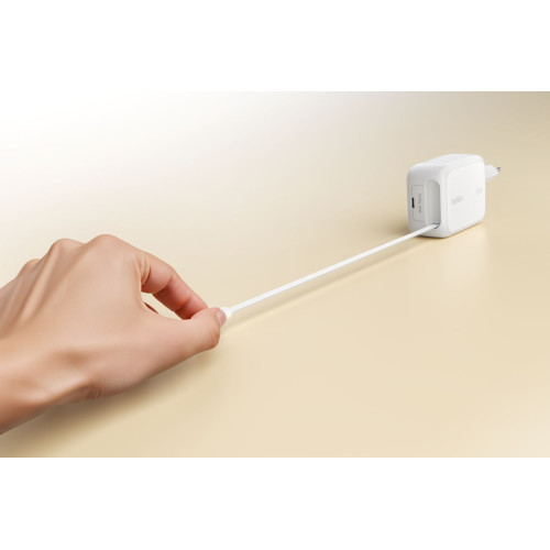 Зарядний пристрій мережевий Belkin 67Вт USB-C PD, PPS, вбудований кабель USB-C, білий