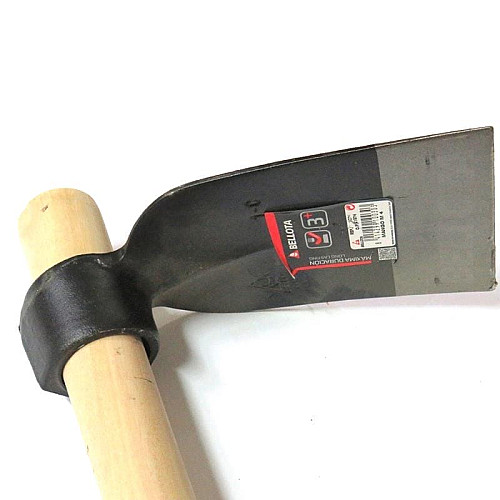 Кованая мотыга Bellota 1-C.B CM1200 105 мм с черенком