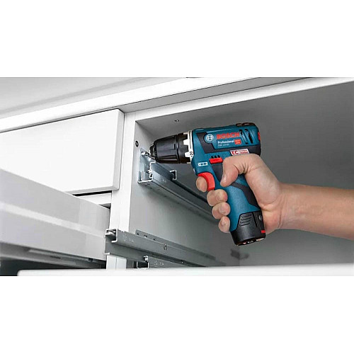 Набор аккумулятора и зарядного устройства Bosch GBA, 1х18В 2А·час, 1х18В 4А·час, ЗУ GAL 12V-40