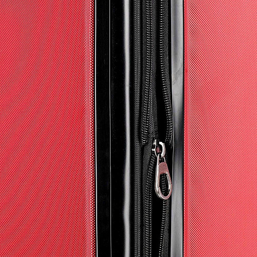 Чемодан Travelite City Red M exp на 4 колесах, красный
