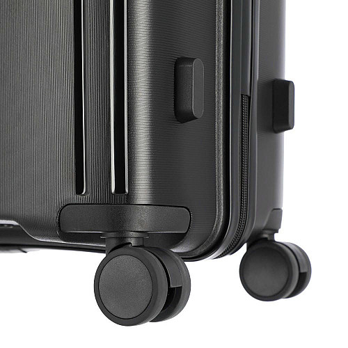 Чемодан Travelite Vaka Black L на 4 колесах, черный