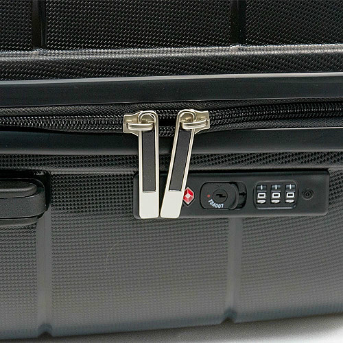 Валіза Travelite Paklite Mailand Deluxe Black М на 4 колесах, чорна