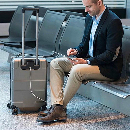 Чемодан Victorinox Travel Lexicon Titanium S Global на 4 колесах, 34 л, серый