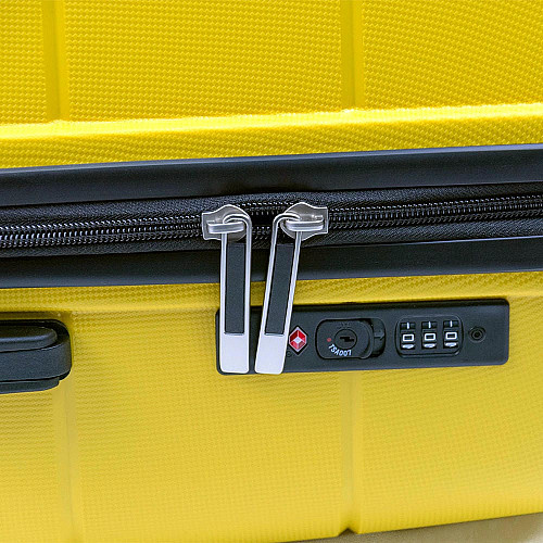 Валіза Travelite Paklite Mailand Deluxe Yellow М на 4 колесах, жовта