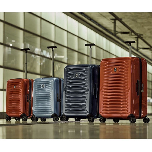 Чемодан Victorinox Travel Airox Dark Blue L на 4 колесах, 98 л, синяя