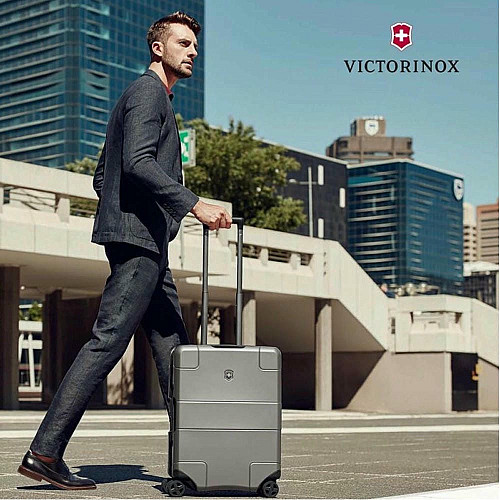 Чемодан Victorinox Travel Lexicon Titanium S Global на 4 колесах, 34 л, серый
