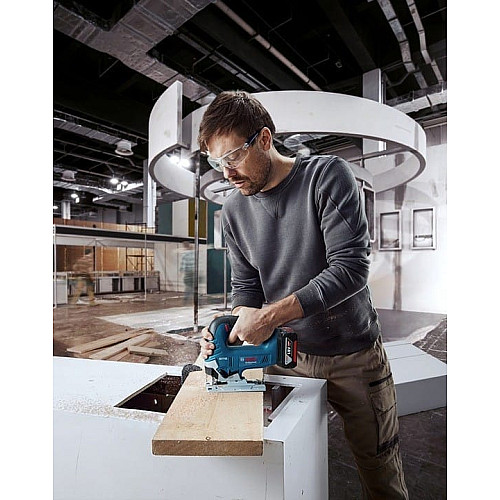 Лобзик аккумуляторный Bosch GST 185-LI 18В 1х4А·час 0-3500об/мин ход 26мм 2кг кейс