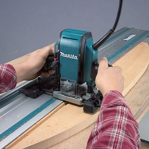 Фрезер Makita RP0900 900Вт цанга 8мм 27000об/мин 2.7кг