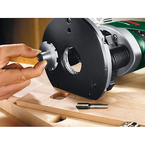 Фрезер Bosch POF 1400 1400Вт цанга 6 и 8мм 11000-28000об/мин + 6 фрез 3кг