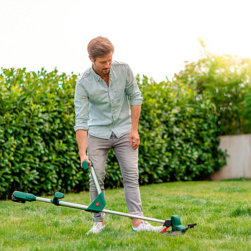 Тример садовий акумуляторний Bosch UniversalGrassCut 18V-26 26см 2.3кг без АКБ та ЗП