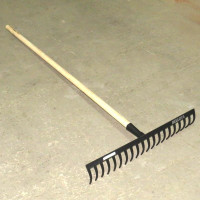 Граблі професійні Bellota 951-20 CM.B 542 мм з держаком