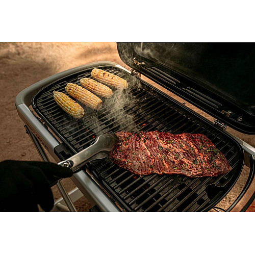 Газовый гриль Weber Traveler черный