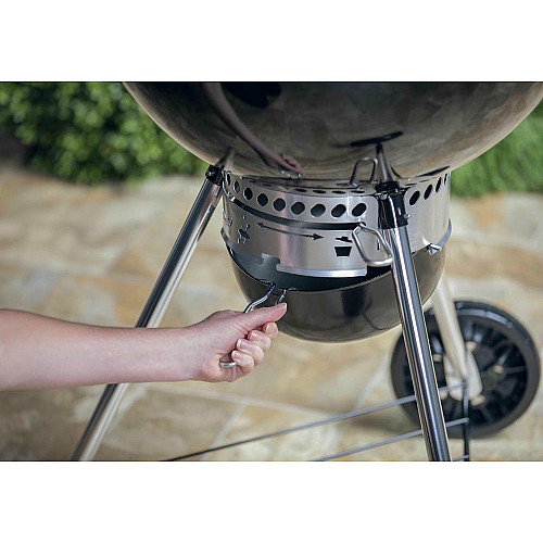 Вугільний гриль Weber Master-Touch Premium E-5770 57 см, чорний