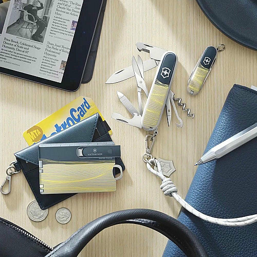 Ніж Victorinox Classic SD New York Style 58 мм/7 функцій/сірий