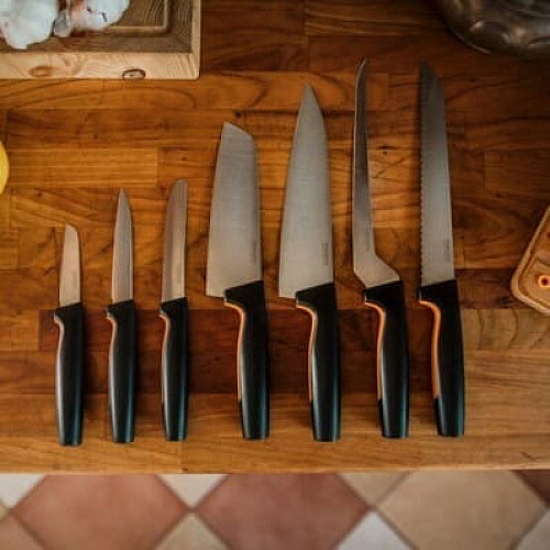 Малий кухарський ніж Fiskars Functional Form 12 см (1057541)