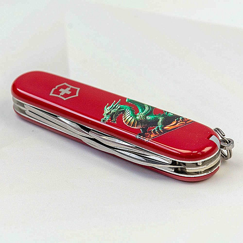 Нож Victorinox Spartan Zodiac 91мм/12функ/зеленый дракон на ветке дерева/красный
