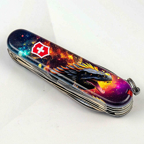 Ніж Victorinox Huntsman Zodiac 91мм/15функ/Зоряний дракон/різнокольоровий