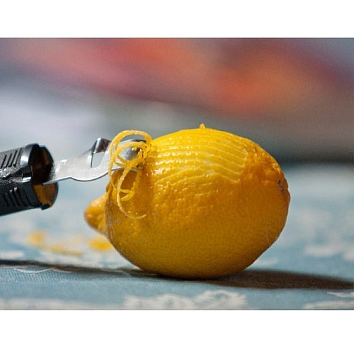 Кухонний ніж Victorinox Lemon Zester, з чорн. ручкою