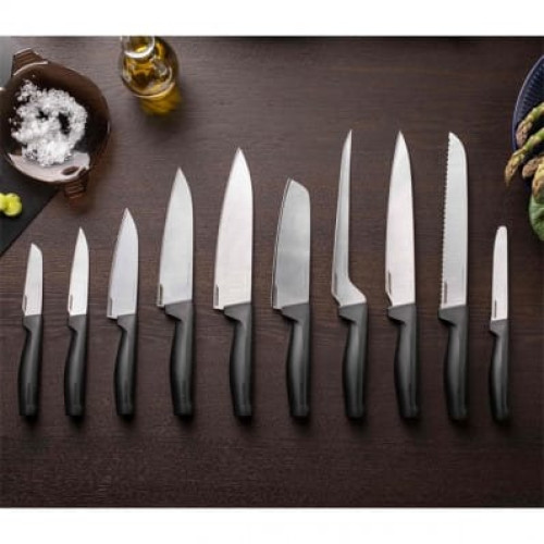 Ніж для шеф-кухаря Fiskars Hard Edge, 17 см, з чорн.ручкою (1051748)