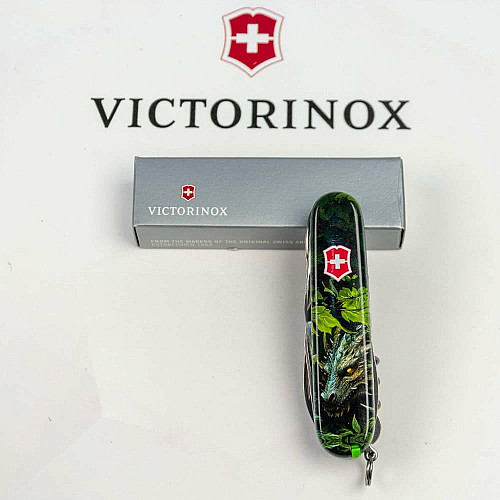 Нож Victorinox Huntsman Zodiac 91мм/15функ/Зеленый деревянный дракон/разноцветный