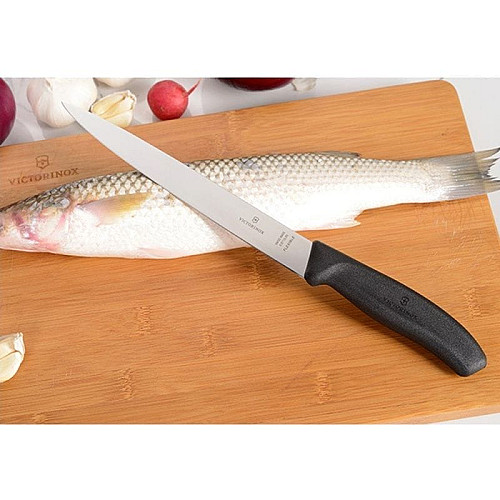 Кухонный нож Victorinox SwissClassic Filleting Flex, 20 см, гибкий, черный. ручкой, блистер