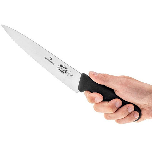 Кухонный нож Victorinox Fibrox Carving, 19 см, черный. ручкой
