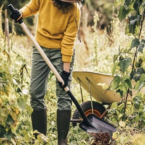 Лопата совкова Fiskars Solid (1066724)