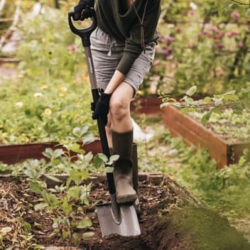 Лопата із заокругленим лезом Fiskars Ergonomic (1066710)