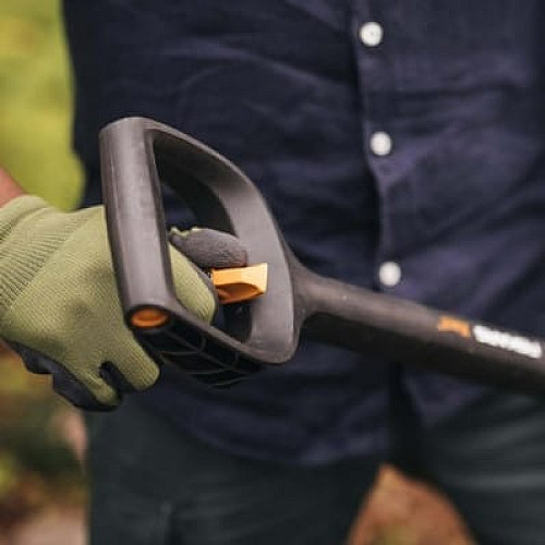 Совкова лопата Fiskars Xact телескопічна (1066734)