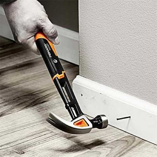 Молоток Fiskars IsoCore (M) 16oz/13.5
