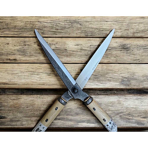 Кусторез А-40, 70 см (лезвия 19 см, сталь AOGAMI, 62HRC) ручки - дуб, (1118886) 900 г KANENORI Япония
