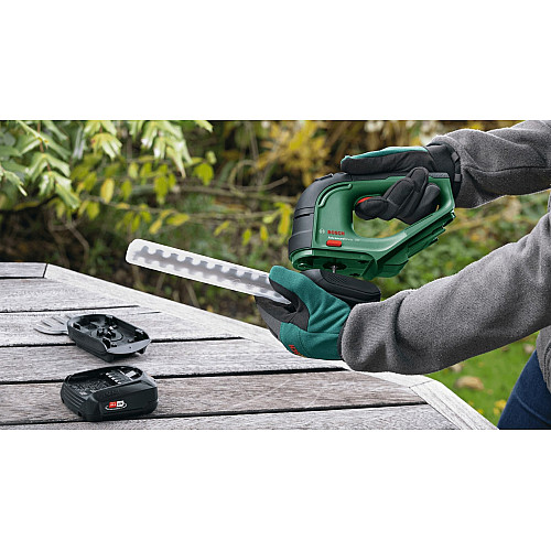 Ножиці для трави акумуляторні Bosch AdvancedShear 18В-10 + насадка кущоріз 10/20см крок різу 8мм 1.85кг