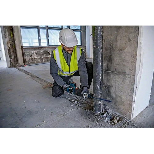 Пила сабельная аккумуляторная Bosch GSA 185-LI 18В пропил 230мм ход 28мм 3.2кг без АКБ и ЗП