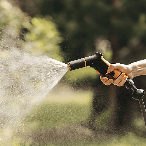 Пістолет-розпилювач Fiskars c регульований переднім керуванням (1065484)