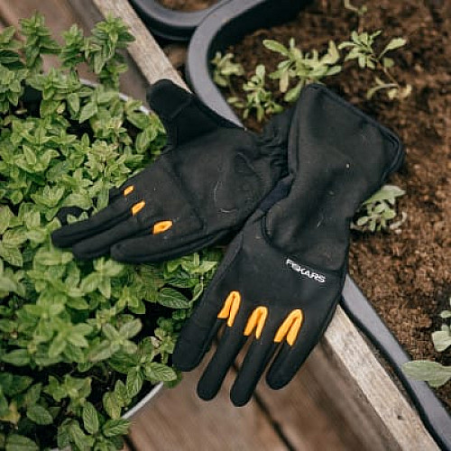 Рукавички для догляду за чагарниками Fiskars (10)