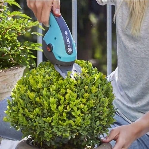 Ножницы для травы аккумуляторные Gardena ClassicCut - встроенная акб+зп (09853-20.000.00)