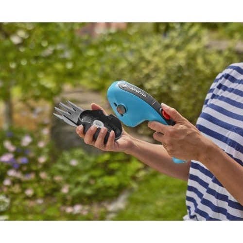 Кусторез-ножницы аккумуляторные Gardena ClassicCut насадка ножницы, насадка кусторез, кабель USB Type-C (09885-20.000.00)