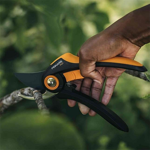 Секатор Fiskars Plus P521 обвідний (1057167)