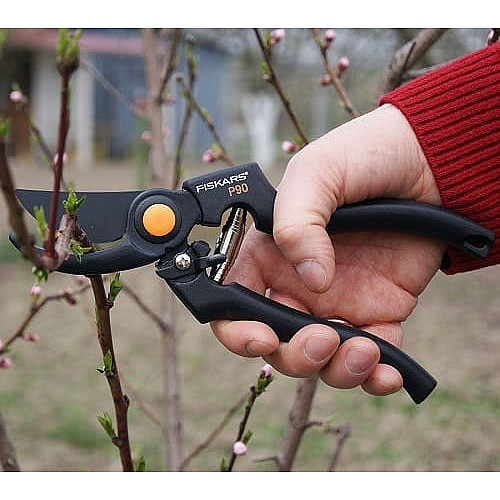 Секатор Fiskars P90 професійний обвідний (1001530)