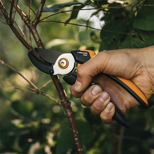 Секатор Fiskars Solid P361 с наковальней (1057165)
