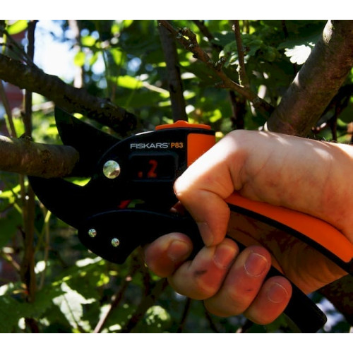 Секатор Fiskars з храповим механізмом PowerStep P83 111670 (1000575)