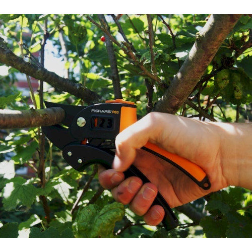 Секатор Fiskars з храповим механізмом PowerStep P83 111670 (1000575)