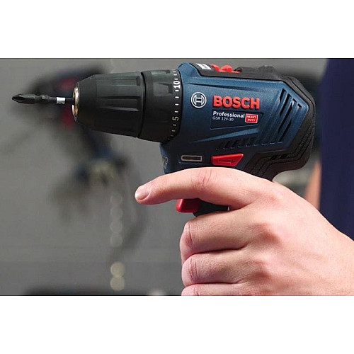 Шуруповерт-дрель аккумуляторная Bosch GSR 12V-30 безщеточная 12В 2x2.0А·час 30Нм 420·1600об·мин 0.78кг кейс