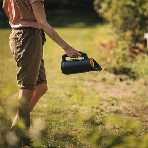Ручний розкидач Fiskars Solid™ (1057076)